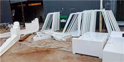 手動(dòng)液壓籃球架