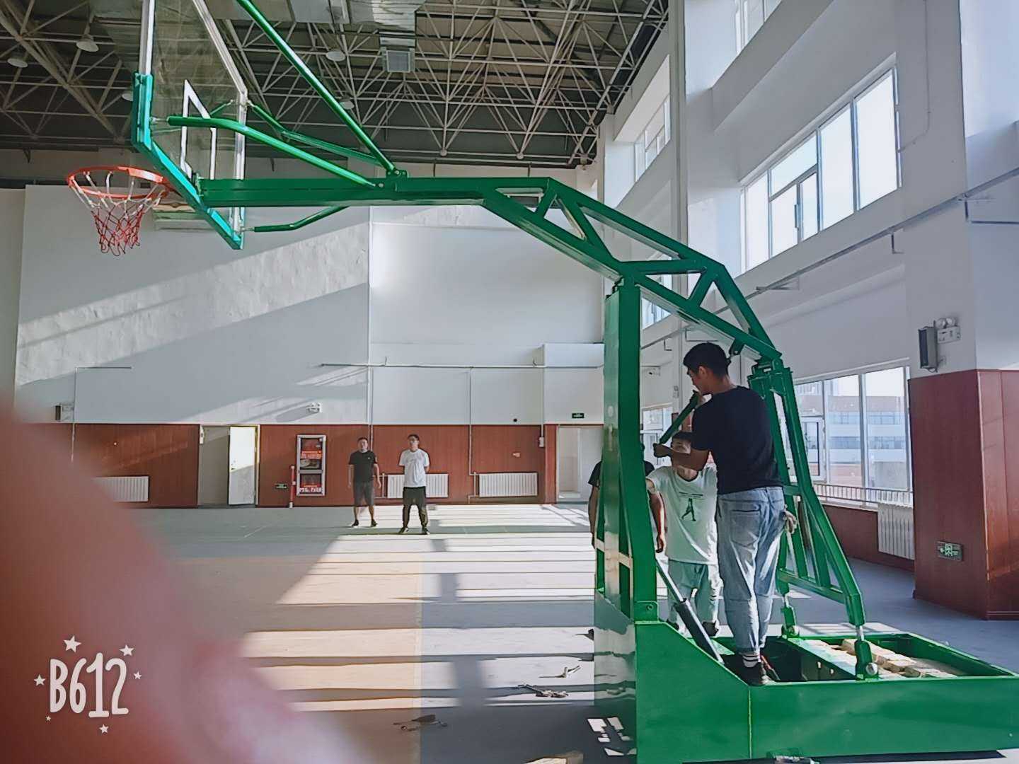 手動液壓籃球架安裝 手動液壓籃球架安裝