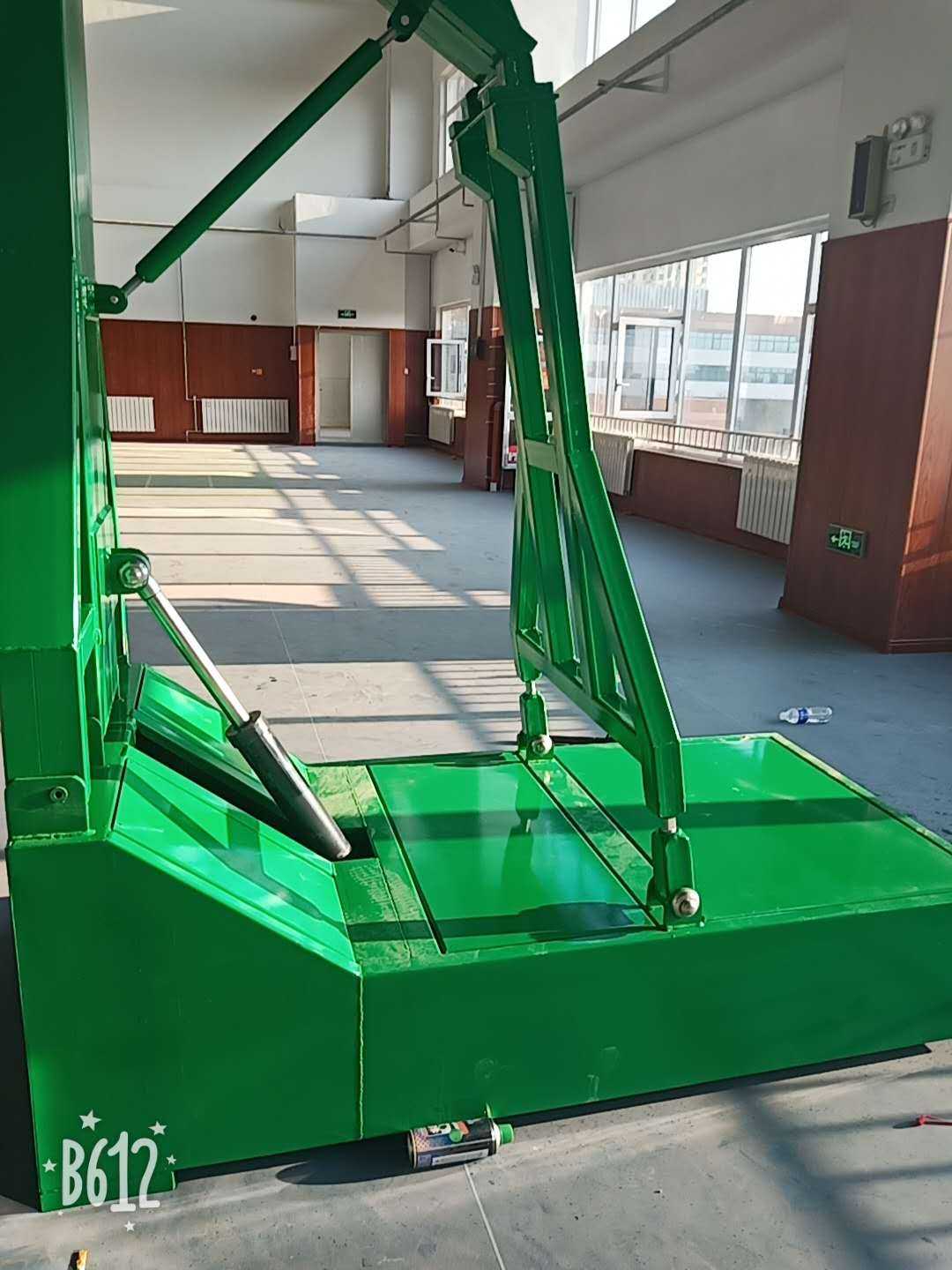 手動液壓籃球架 手動液壓籃球架